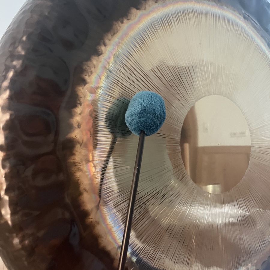 Gong mit Schlägel - Klang- und Frequenzarbeit